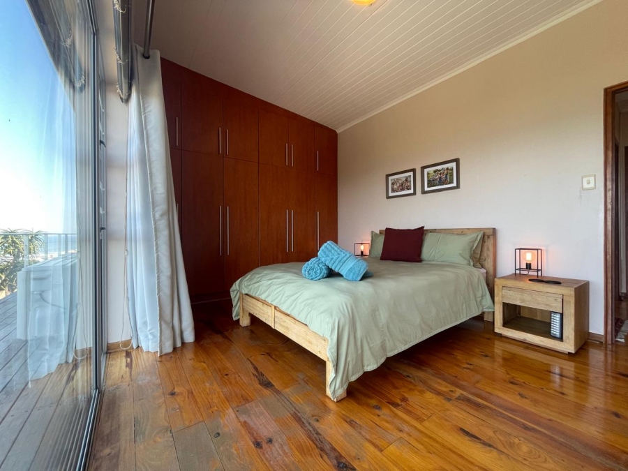 4 Bedroom Property for Sale in Wavecrest Eastern Cape